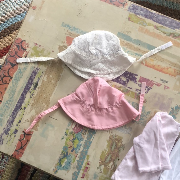 HUGE baby girl bundle! Includes: Onesie, dress, sweater, sun hats, bunny 3M-9M - Picture 11 of 16